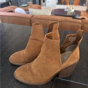 Chic Tan Ankle Booties